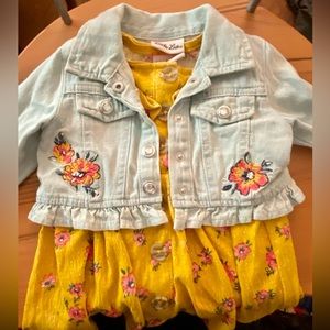 Little Lass Infants 12M jean jacket & dress combo outfit set w/ floral patches